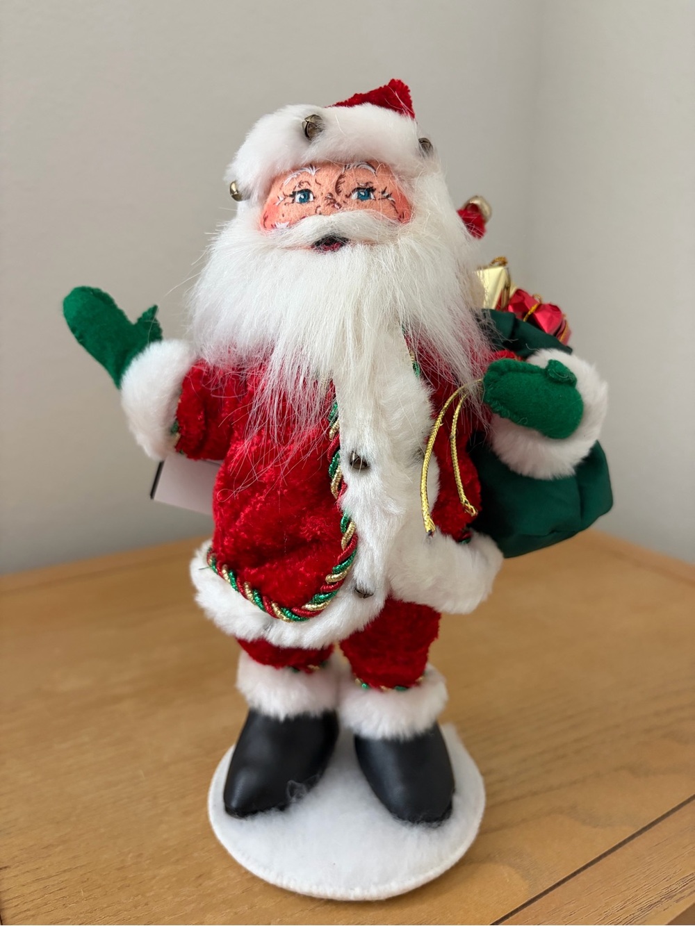 2010 Annalee 9” Crushed Velour Santa Christmas Holiday Doll w/ tag